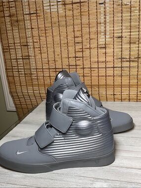 Nike Flystepper 2K3 sneakers metallic cool grey silver color size 11 644576-09